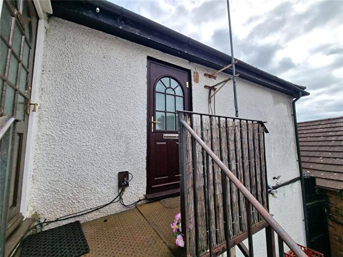 1 Bedroom Flat For Sale In Pixmore Avenue, Letchworth Garden City, Hertfordshire, SG6