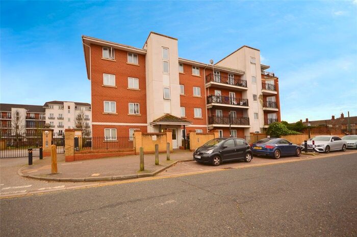 2 Bedroom Flat To Rent In Felixstowe Road, London, SE2