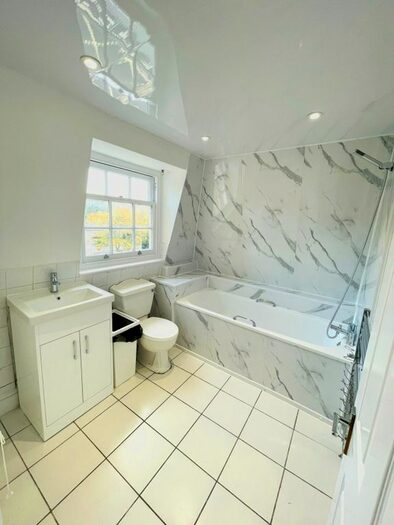 3 Bedroom Flat To Rent In Stoke Newington Church Street, London, N16