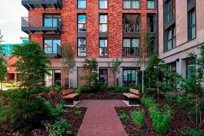 2 Bedroom Apartment To Rent In Dovetail, New Kingsley Road, BS2