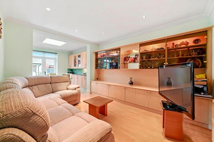 4 Bedroom Terraced House For Sale In The Rise, London, NW10