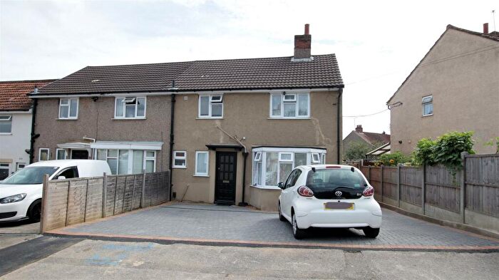 3 Bedroom End Of Terrace House To Rent In Romsey Road, Tilehurst, RG30