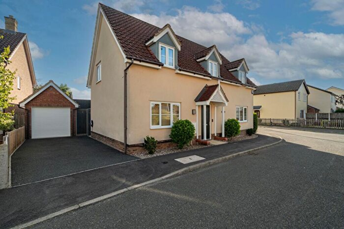 4 Bedroom Detached House For Sale In Park Green, Hethersett, NR9