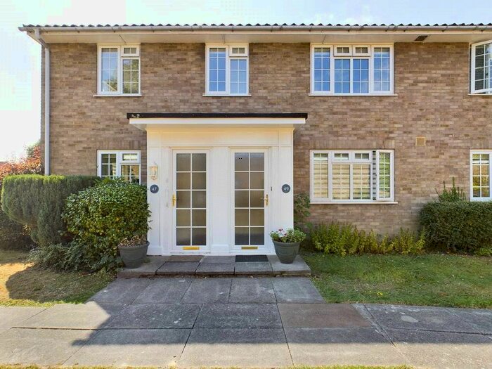 2 Bedroom Maisonette To Rent In Chiltern Way, Tonbridge, Kent, TN9