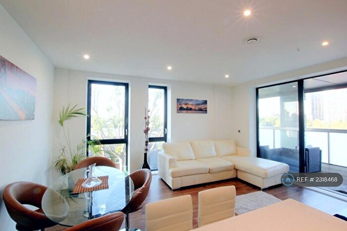 2 Bedroom Flat To Rent In Lighterman Point, London, E14