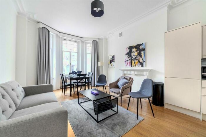 2 Bedroom Apartment To Rent In Old Marylebone Road, Marylebone, London, NW1