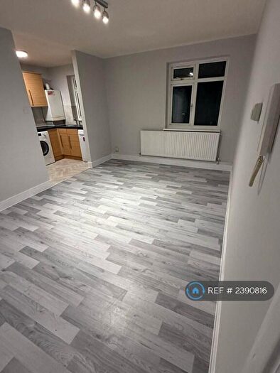 4 Bedroom Flat To Rent In The Broadway, Stanmore, HA7