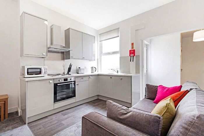 5 Bedroom Apartment To Rent In Herbert St, Belsize Park, London, NW5