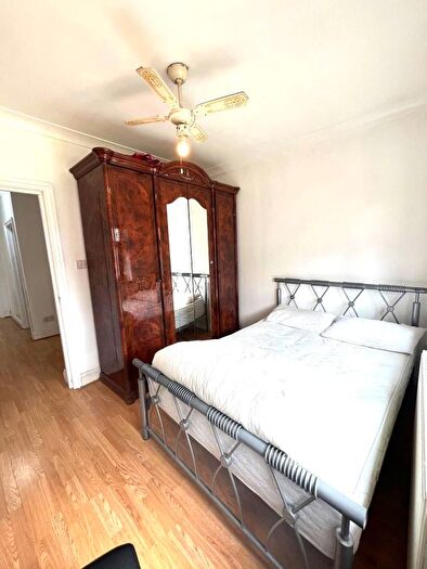 1 Bedroom Flat To Rent In Whalebone Lane North, Chadwell Heath, Romford, RM6