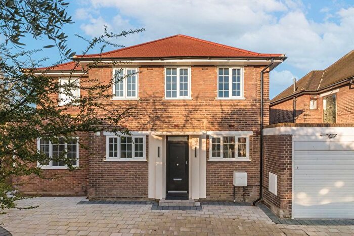 5 Bedroom Detached House To Rent In East Close, Ealing, W5