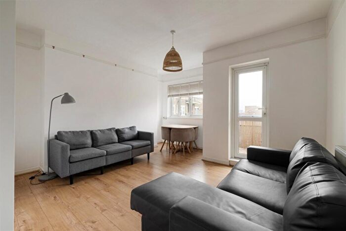 2 Bedroom Flat For Sale In Loddiges Road, Hackney, E9