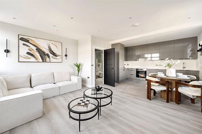 2 Bedroom Flat For Sale In London Road, North Cheam, Sutton, SM3