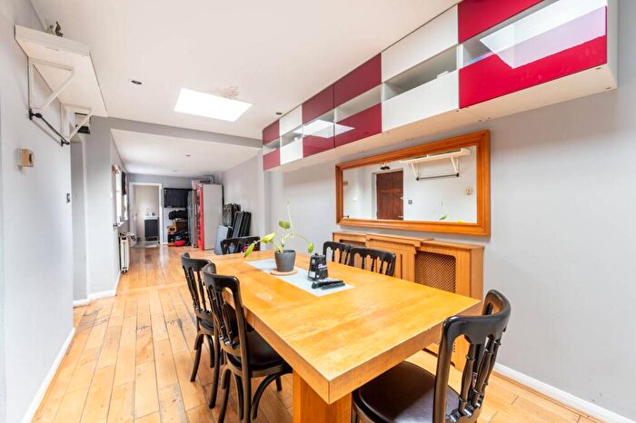 4 Bedroom House For Sale In Leighton Gardens, Kensal Green, London, NW10