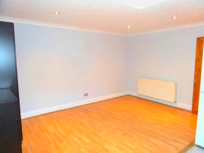 Studio To Rent In Whitton Road, Whitton, Hounslow TW3