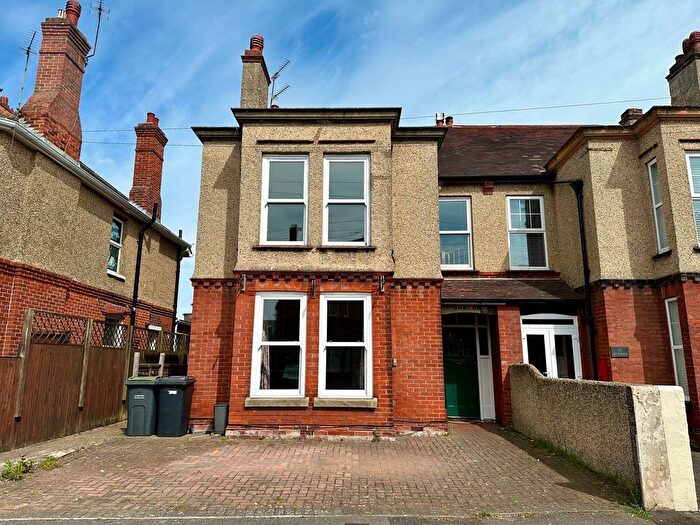 4 Bedroom Property To Rent In Elmhurst Road, Gosport, PO12