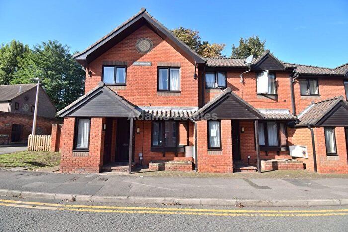 1 Bedroom Flat To Rent In Letcombe Court, Church Street, RG1