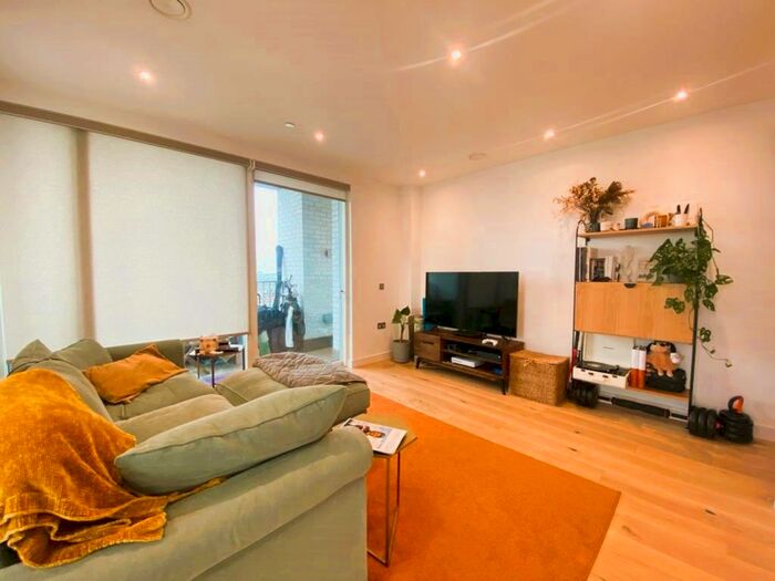 2 Bedroom Flat To Rent In Duval House, Grant Road, London, Surrey, SW11