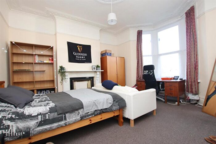 7 Bedroom House To Rent In Newbridge Road, Bath, BA1