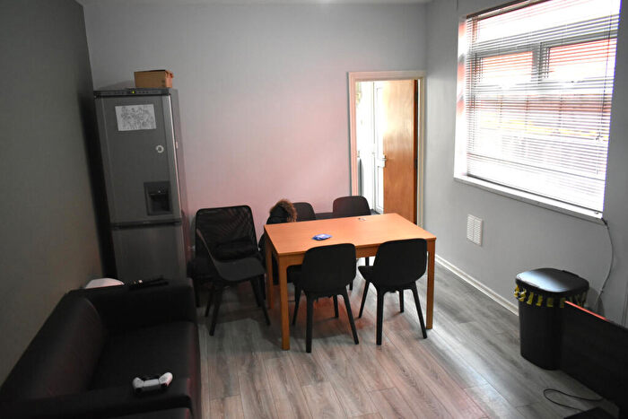 5 Bedroom Terraced House To Rent In Mackintosh Place, Cardiff, CF24