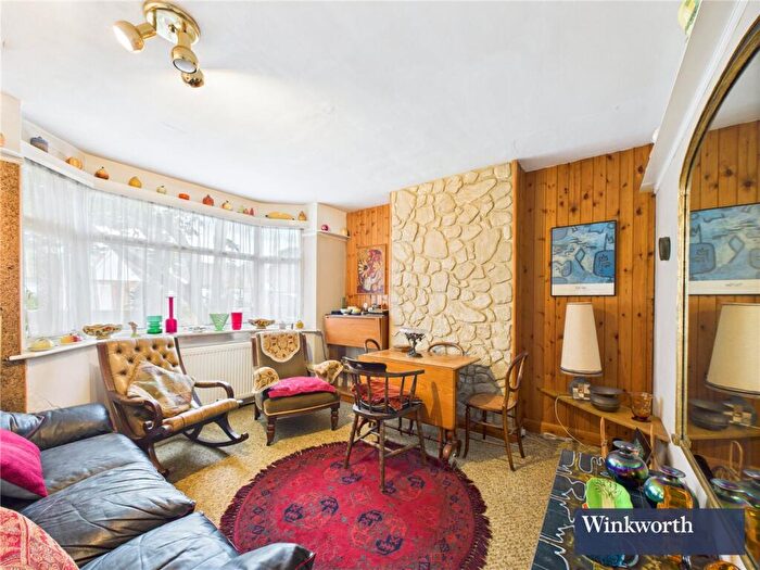 3 Bedroom Semi-Detached House For Sale In Methuen Road, Edgware, HA8