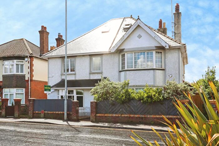 2 Bedroom Flat For Sale In Sandbanks Road, Poole, Dorset, BH14