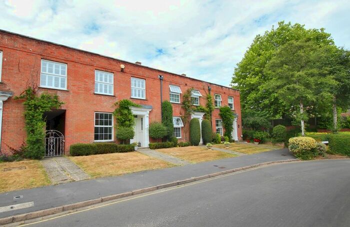 3 Bedroom Terraced House To Rent In Wykeham Place, Lymington, Hampshire, SO41