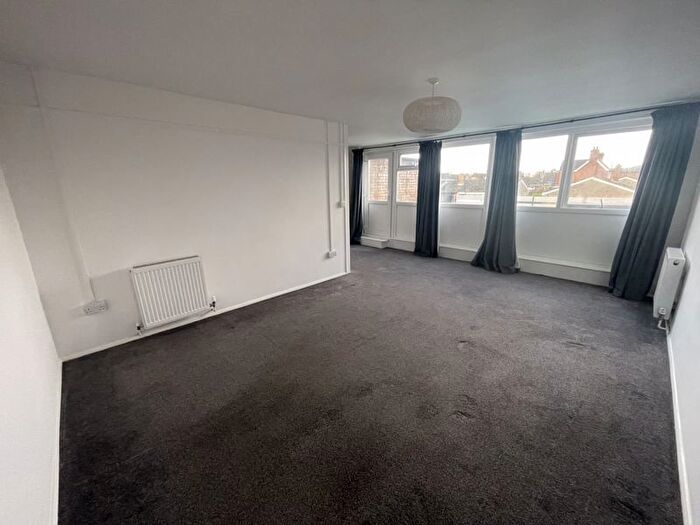 3 Bedroom Flat To Rent In Turners Place, Holmer Green, High Wycombe, HP15