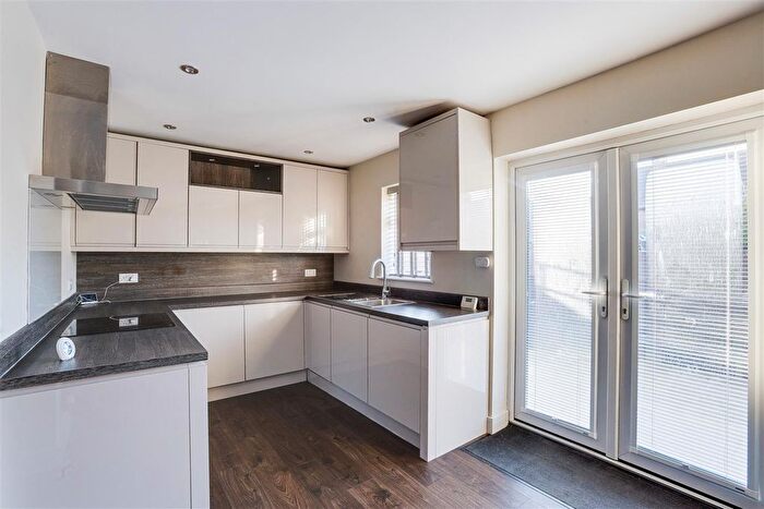 3 Bedroom Town House To Rent In Gainsford Close, Bestwood, Nottingham, NG5