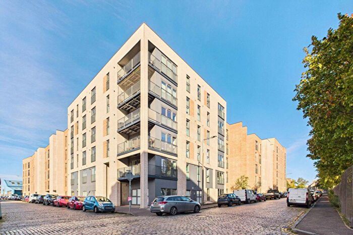 2 Bedroom Flat For Sale In / West Bowling Green Street, Leith, Edinburgh, EH6