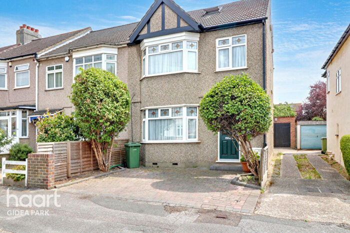 4 Bedroom Semi-Detached House For Sale In Bush Elms Road, Hornchurch, RM11