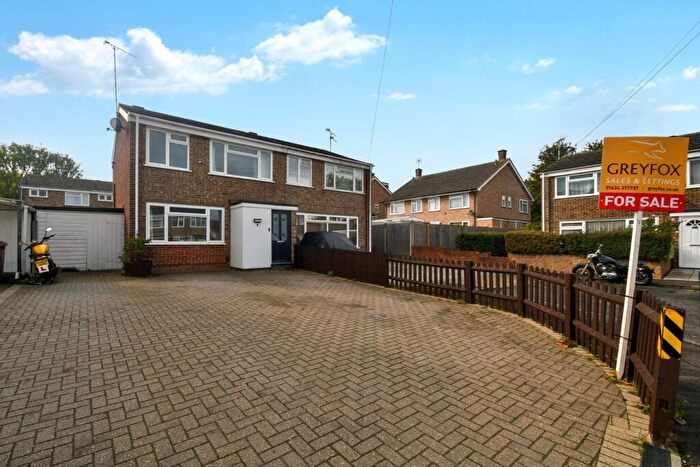 3 Bedroom Semi Detached House For Sale In Pembroke Gardens, Rainham, Gillingham, ME8