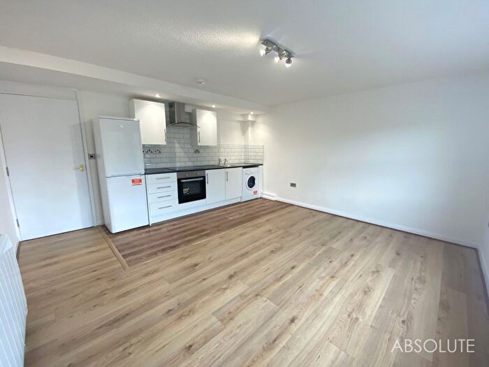 1 Bedroom Flat To Rent In Bradley Lane, Newton Abbot, TQ12
