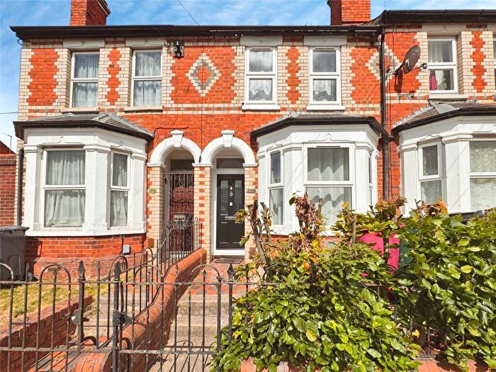 3 Bedroom Terraced House To Rent In Elgar Road South, Reading, Berkshire, RG2