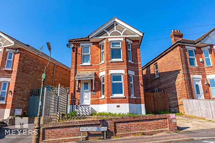 3 Bedroom Detached House For Sale In Muscliffe Road, Bournemouth, BH9
