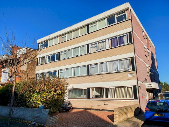 1 Bedroom Flat To Rent In Cambridge Road, Wanstead, E11