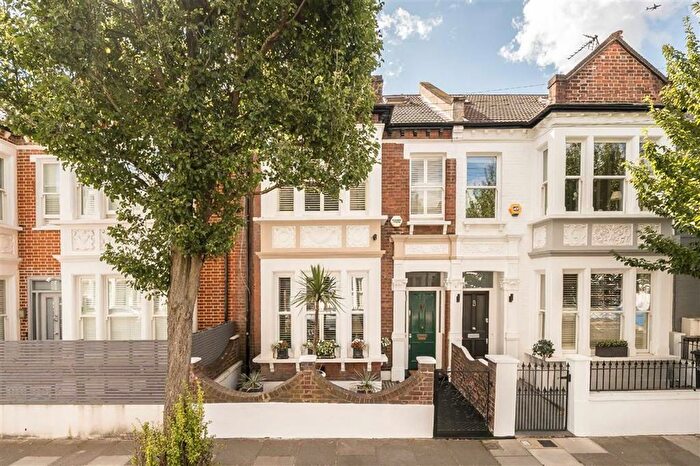 3 Bedroom Terraced House For Sale In Fernhurst Road, Bishops Park, SW6