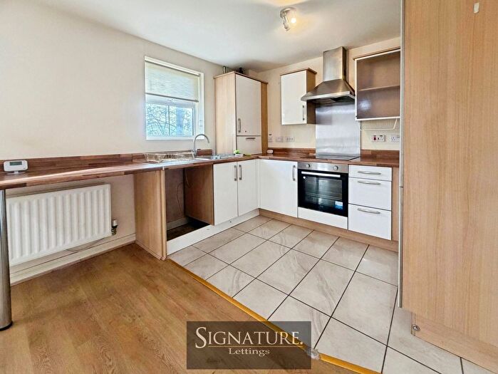 2 Bedroom Flat To Rent In Flat, Beagle Close, Leicester, LE4