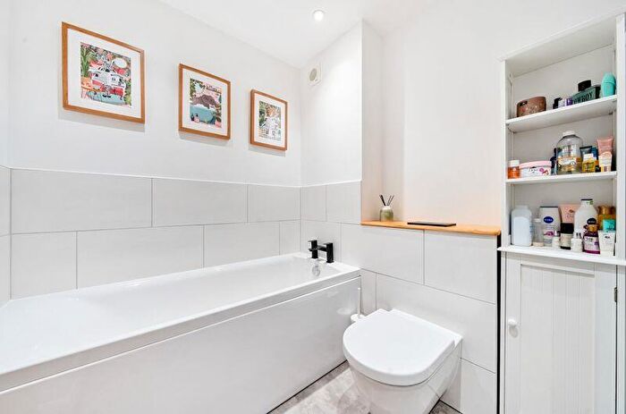 2 Bedroom Flat For Sale In Main Road, Sidcup, DA14