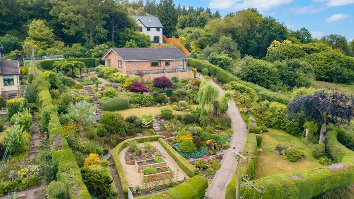 3 Bedroom Detached Bungalow For Sale In Hewletts Way, Ruspidge, Cinderford, Gloucestershire., GL14