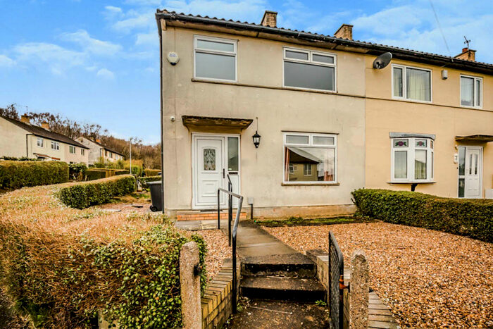 3 Bedroom End Of Terrace House To Rent In Stutely Grove, Huddersfield, West Yorkshire, HD2