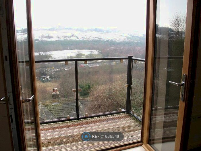 2 Bedroom Flat To Rent In Wakefield Road, Sowerby Bridge HX6