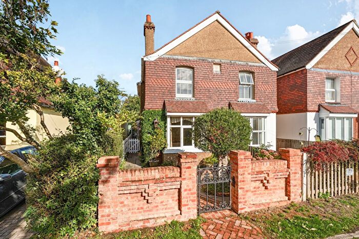 3 Bedroom Semi-detached House For Sale In Barretts Road, Dunton Green, Sevenoaks, TN13