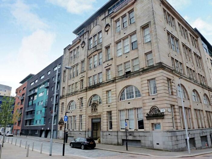 5 Bedroom Flat To Rent In College Street, Glasgow, G1