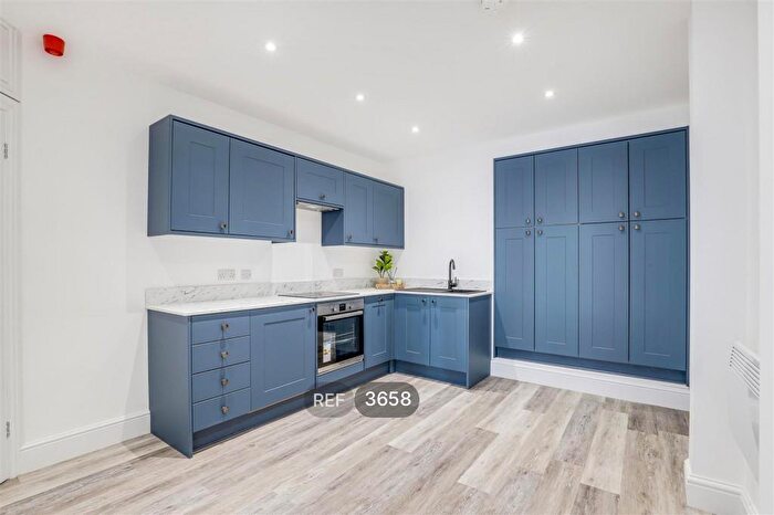 1 Bedroom Flat To Rent In Millicent Road, West Bridgford, Nottingham, NG2