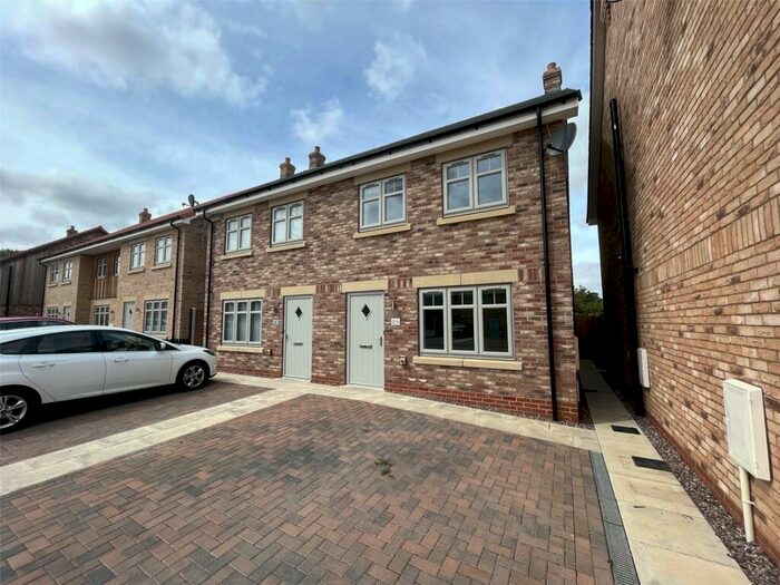 3 Bedroom House To Rent In Henson Drive, Park Lane, Cottingham, East Yorkshire, HU16