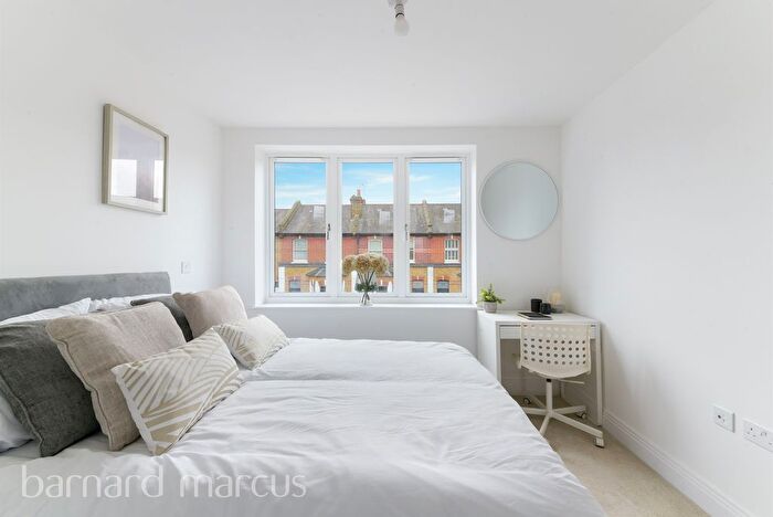 1 Bedroom Flat For Sale In Hartfield Road, London, SW19