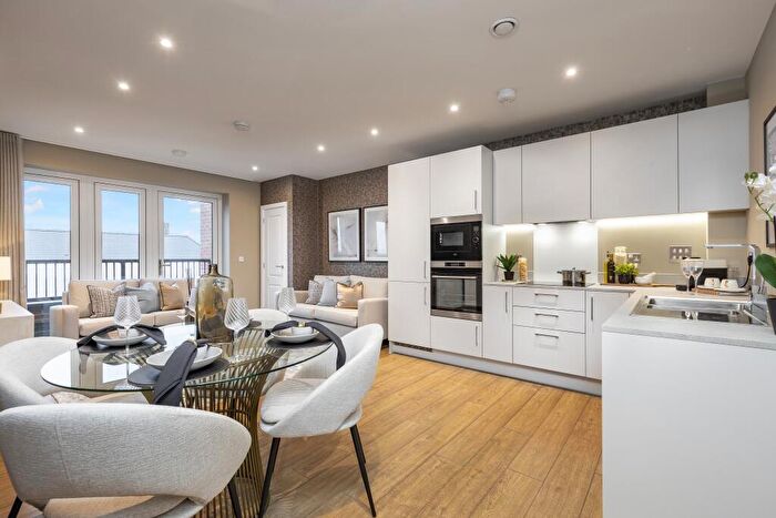 2 Bedroom Apartment For Sale In Suttons Lane, Havering, Hornchurch, RM12