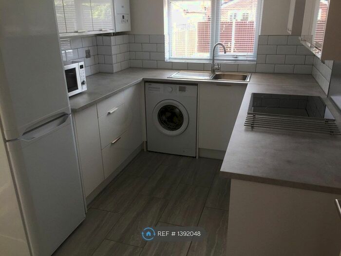 4 Bedroom Detached House To Rent In City Road, Nottingham, NG7