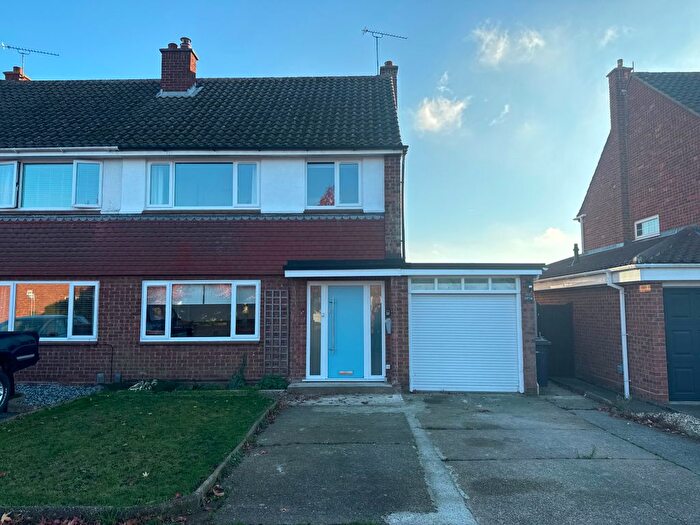 3 Bedroom Semi Detached House To Rent In Arundel Way, Ipswich, IP3