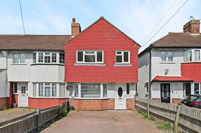 3 Bedroom End Of Terrace House For Sale In Dorchester Road, Worcester Park, KT4